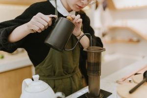 Here you can see how dandelion coffee is brewed